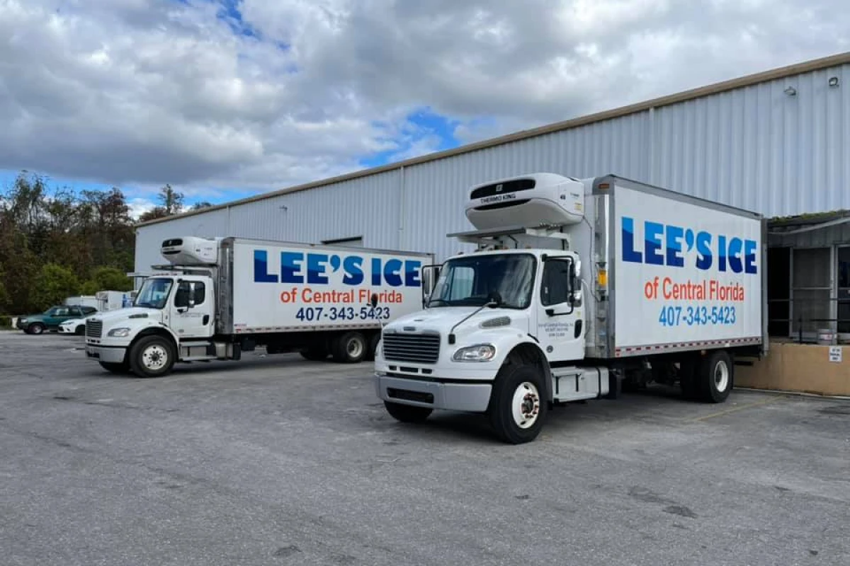 Lee's Ice Trucks